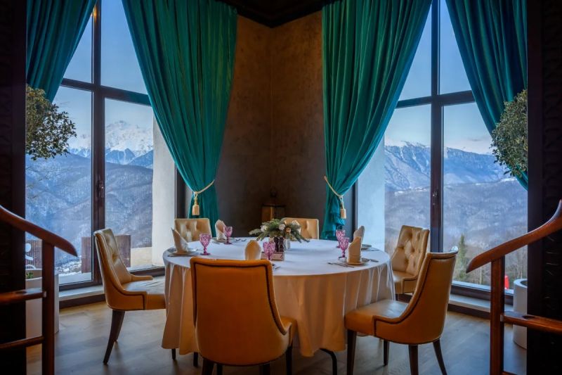 *Отель "Rixos Krasnaya Polyana Sochi" / "Риксос Красная Поляна Сочи"